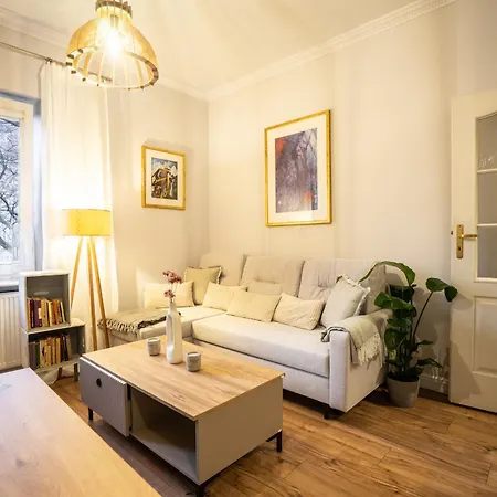 Old Town Heart Ii - New Town Square - Just Renovated! Apartament *