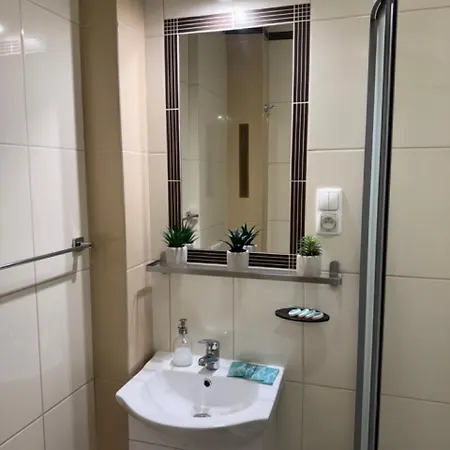 Old Town Heart Ii - New Town Square - Just Renovated! 아파트