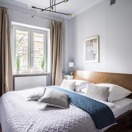 Old Town Heart Ii - New Town Square - Just Renovated! *